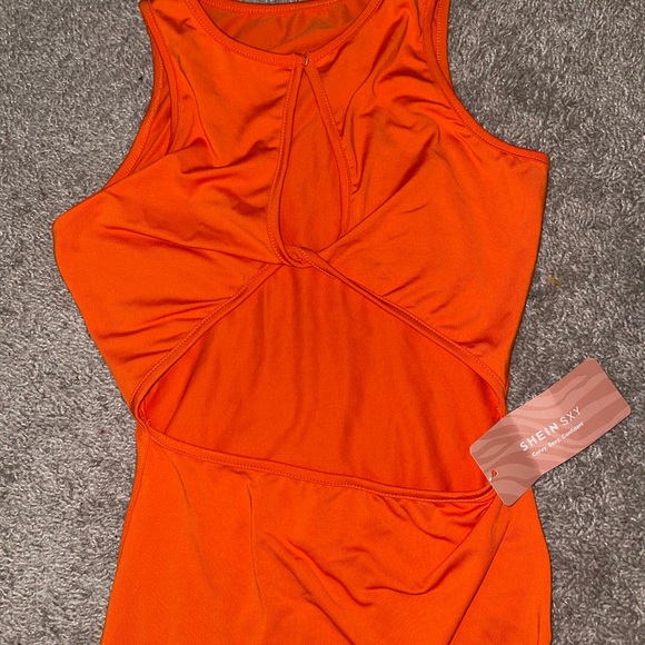 Romper - Picture 2 of 4